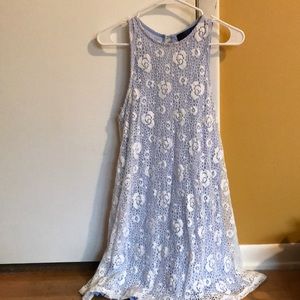 Nice spring shift dress!